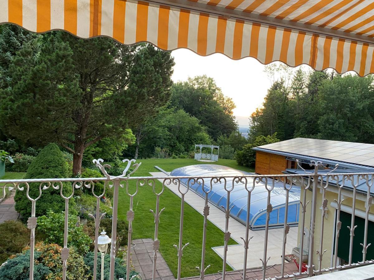 Ein Und Ein Komfortzimmer In Malsch, Zwischen Karlsruhe, Rastatt Und Baden-baden